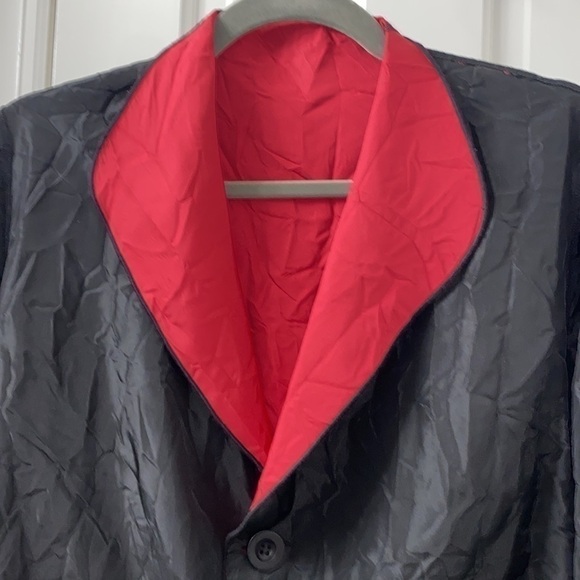 Beluva reversible black/ cherry red crushed rayon jacket. Size Medium. EUC. - Picture 5 of 12